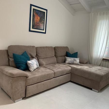 Apartamento Oasi Del Po Monticelli dʼOngina Exterior foto